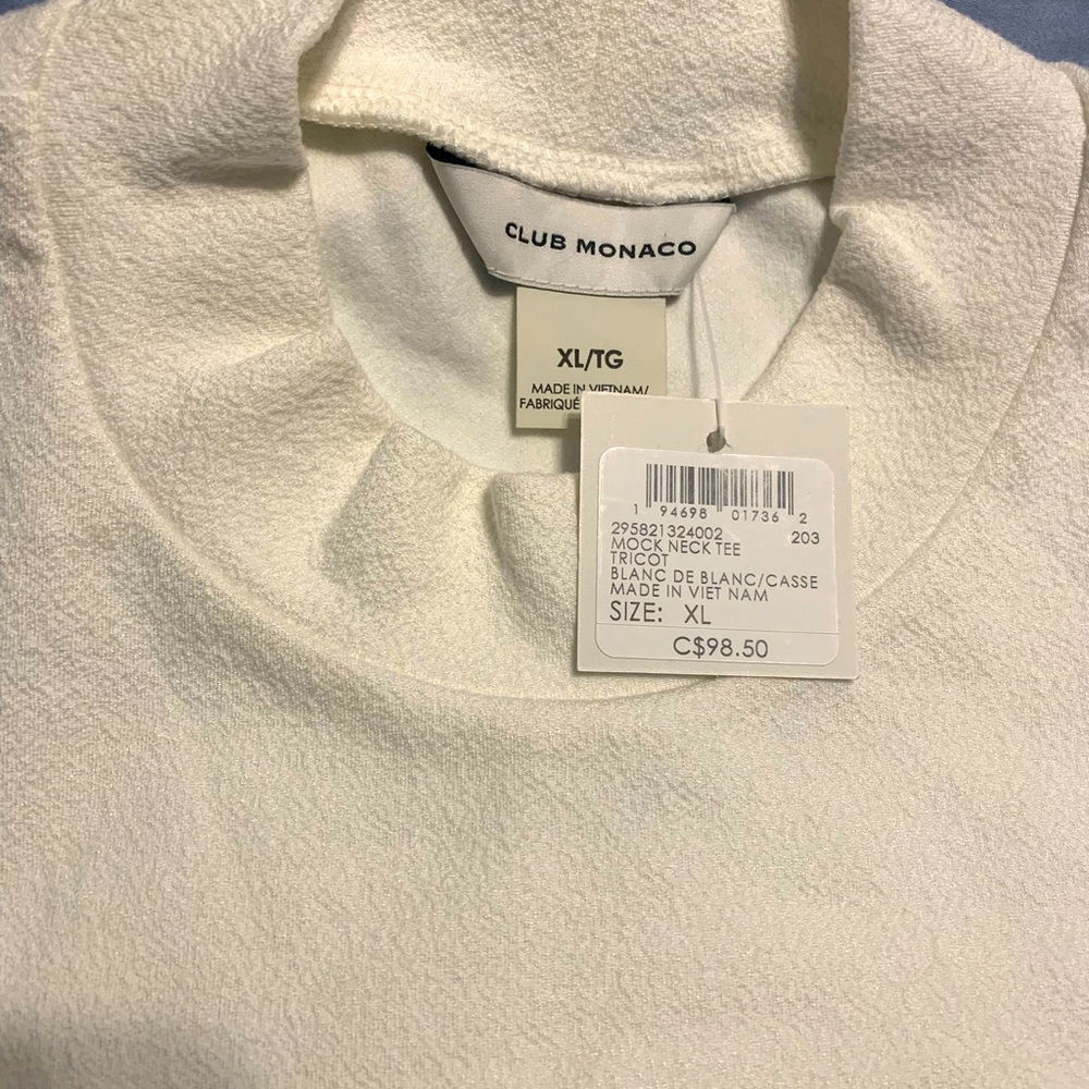 Club Monaco size XL top. New with tag.